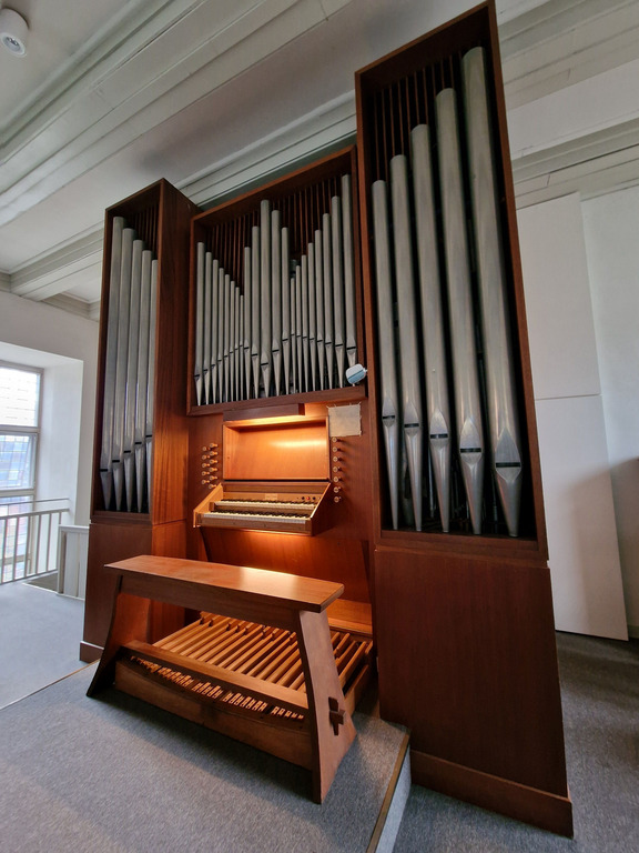 Das Foto zeigt die Orgel in der Borgfelder Kirche